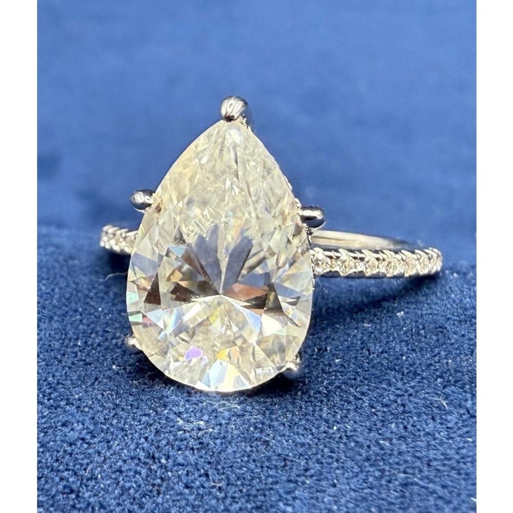4CT Moissanite Pear cut Solitaire sterling silver size 7
